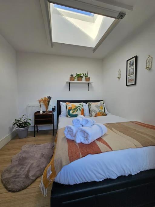 West Kensington Bright Flat Londres Exterior foto